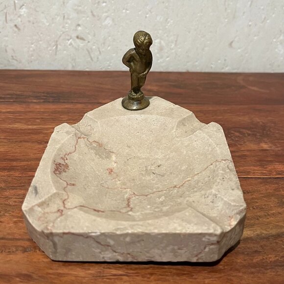 VTG Stone Marble Ashtray with Brass Bruxelles Brussels Cherub Boy Peeing Statue - Picture 3 of 10